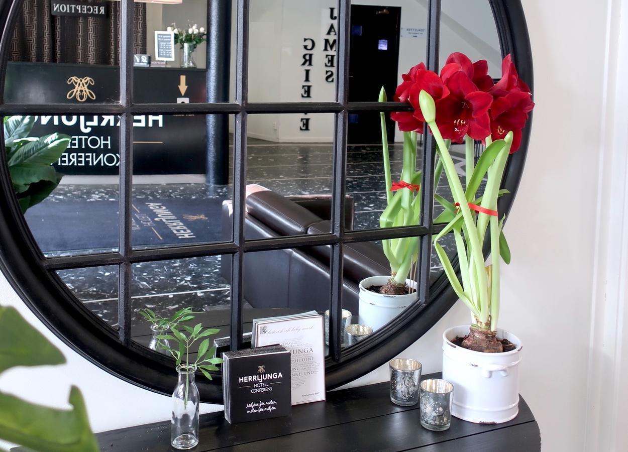 赫瑞尔昂盖酒店 Herrljunga 外观 照片